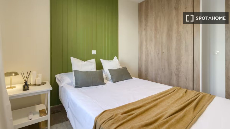 Double room Madrid, 2 beds — photo 9