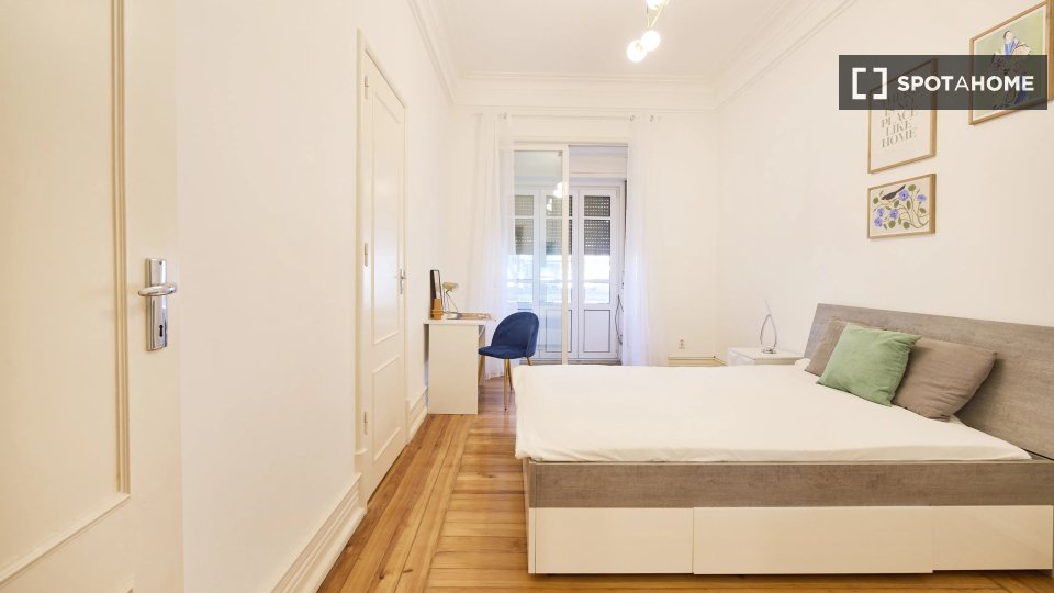 Double room Lisbon, 9 beds — photo 10