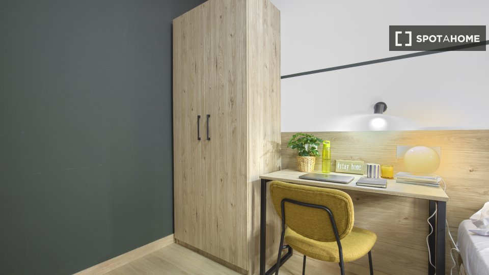 Double room Madrid, 9 beds — photo 42