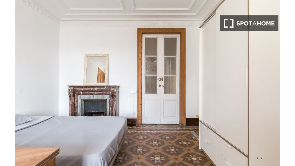 Double room Barcelona, 7 beds, 200m² — photo 11