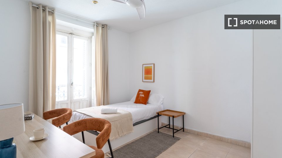 Chambre double Madrid, 7 chambres — photo 13