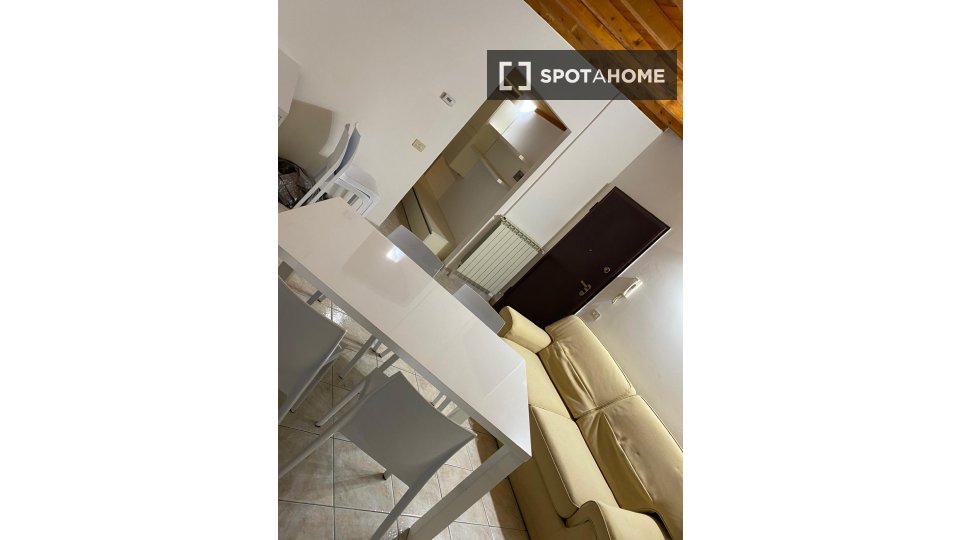 Apartment Milan, 1 bed — photo 2