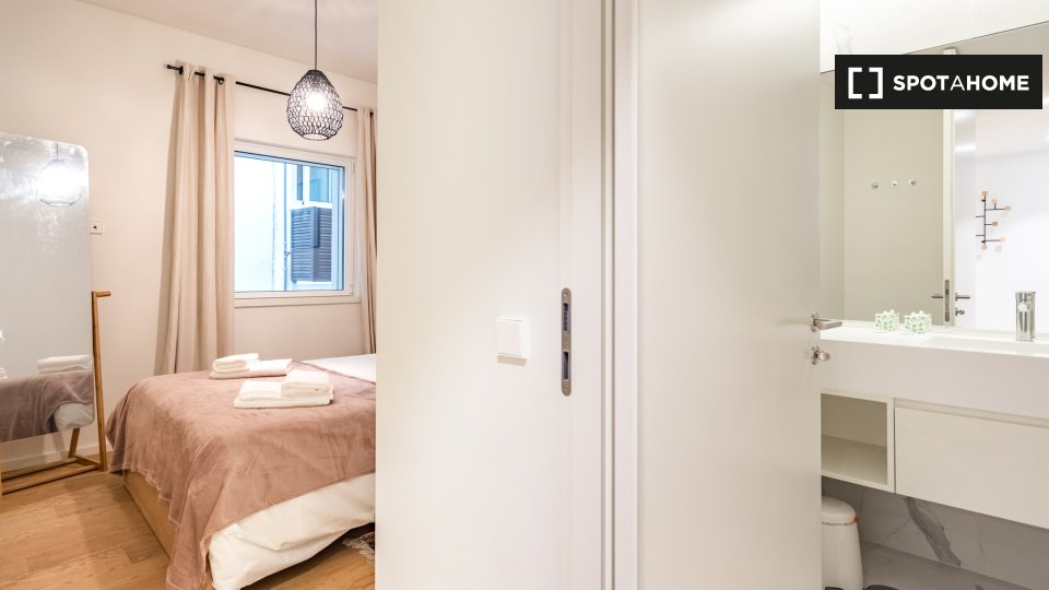 Apartment Lisbon, 1 bed — photo 15