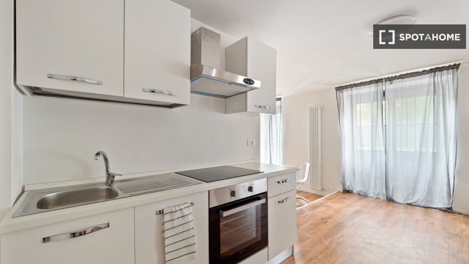 Apartment Milan, 2 beds, 60m² — photo 8