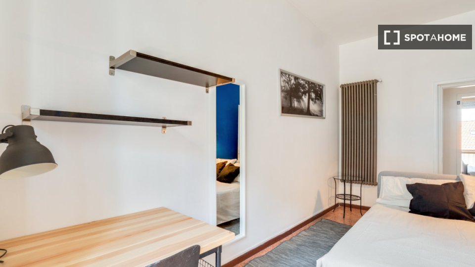 Double room Milan, 5 beds, 123m² — photo 2