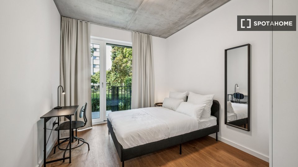 Double room Berlin, 3 beds, 60m² — photo 8
