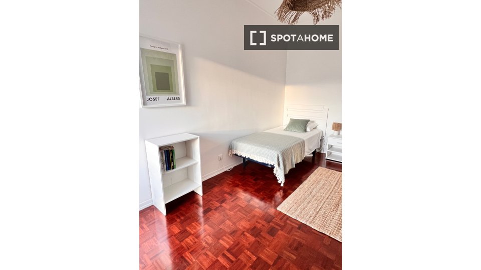Double room Lisbon, 6 beds — photo 2