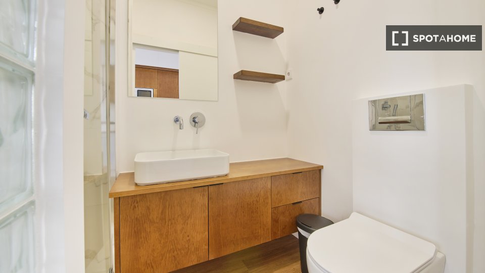 Apartment Lisbon, 1 bed — photo 8
