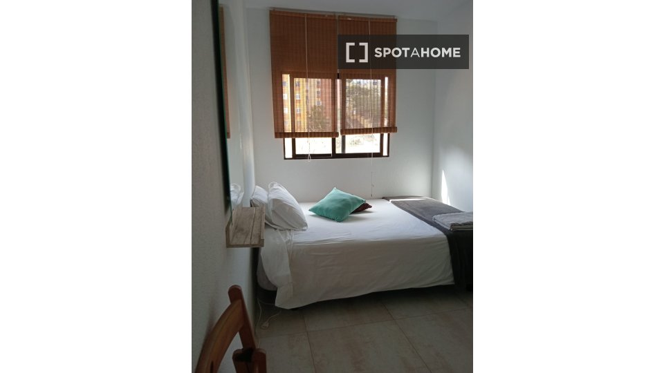 Double room Santa_Cruz_De_Tenerife, 3 beds, 75m² — photo 42