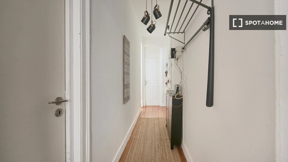Double room Lisbon, 4 beds — photo 11