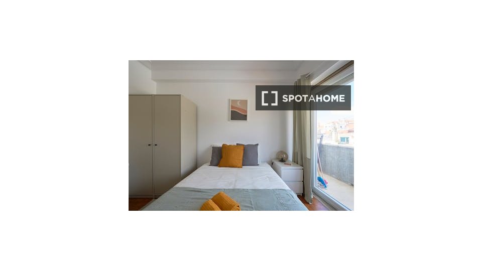 Double room Lisbon, 6 beds — photo 19