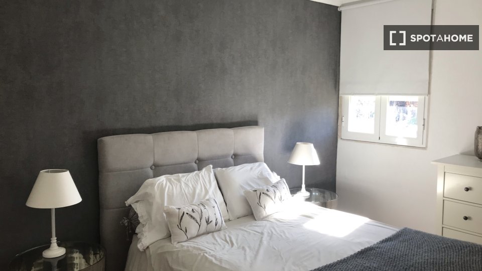 Apartment Lisbon, 4 beds, 140m² — photo 2
