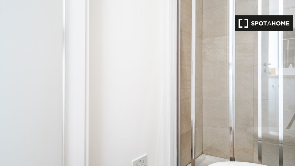 Apartment Lisbon, 2 beds — photo 19