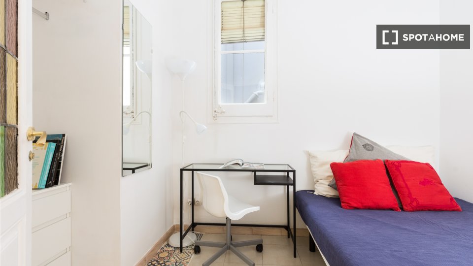 Double room Barcelona, 6 beds, 100m² — photo 10