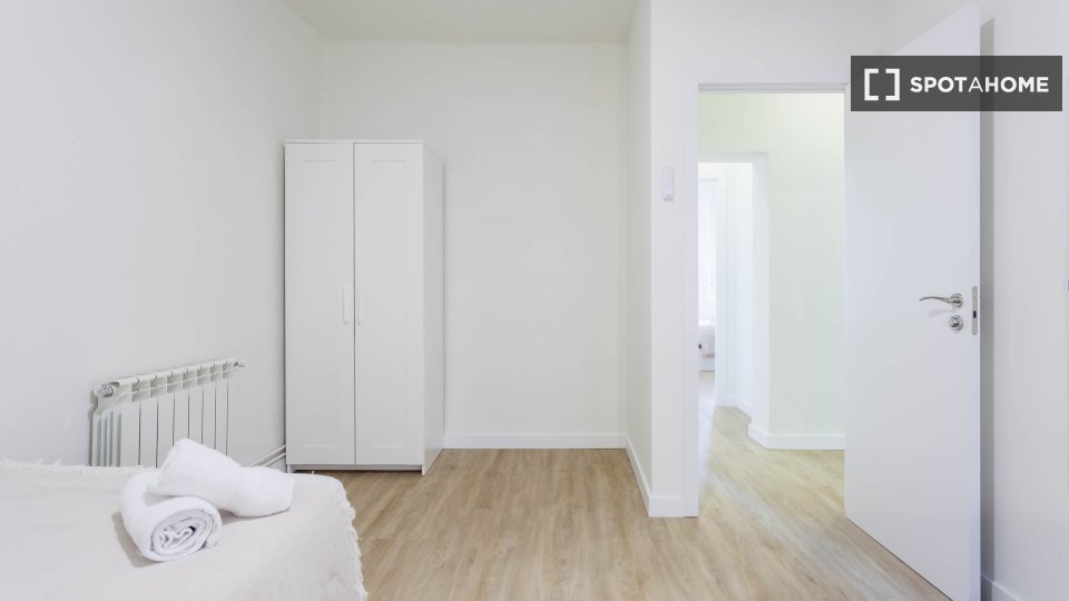 Habitación en piso compartido en Cuatro Caminos, Madrid