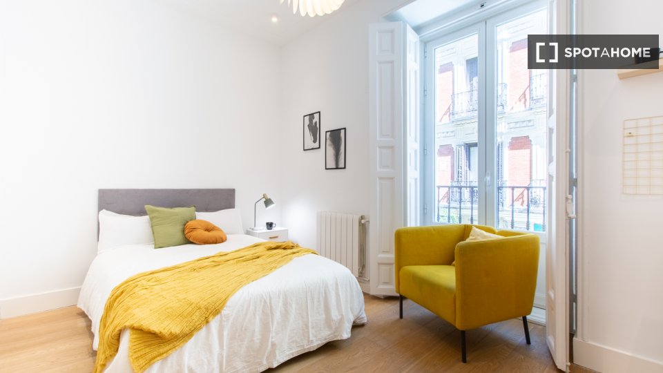 Double room Madrid, 8 beds — photo 15