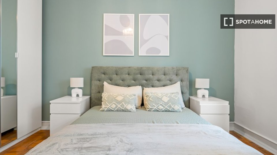 Double room Lisbon, 5 beds — photo 11