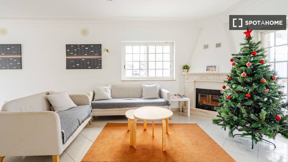 Double room Lisbon, 5 beds — photo 10
