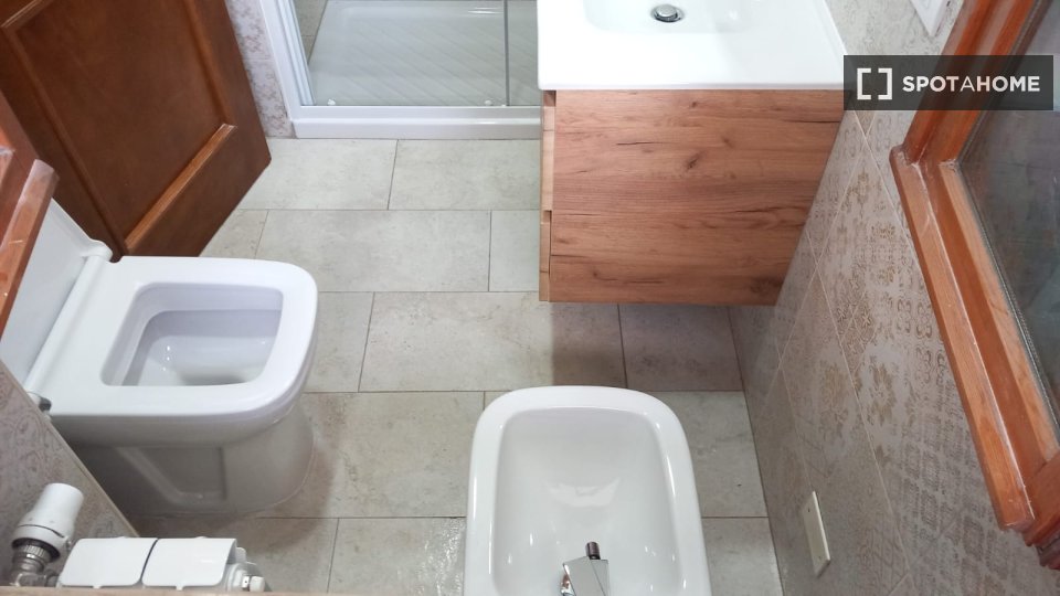 Double room Rome, 3 beds, 75m² — photo 66