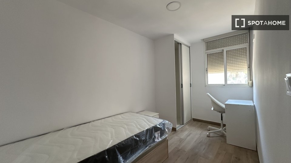 Double room Valencia, 4 beds, 74m² — photo 26