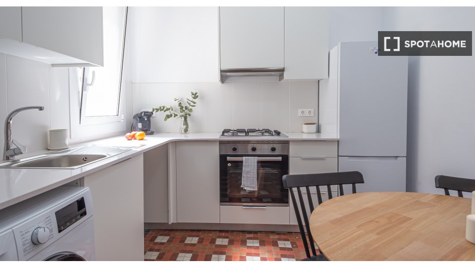Double room Barcelona, 4 beds, 90m² — photo 5