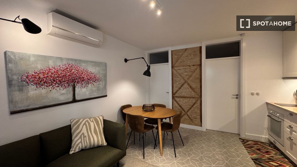 Apartment Lisbon, 1 bed, 42m² — photo 37