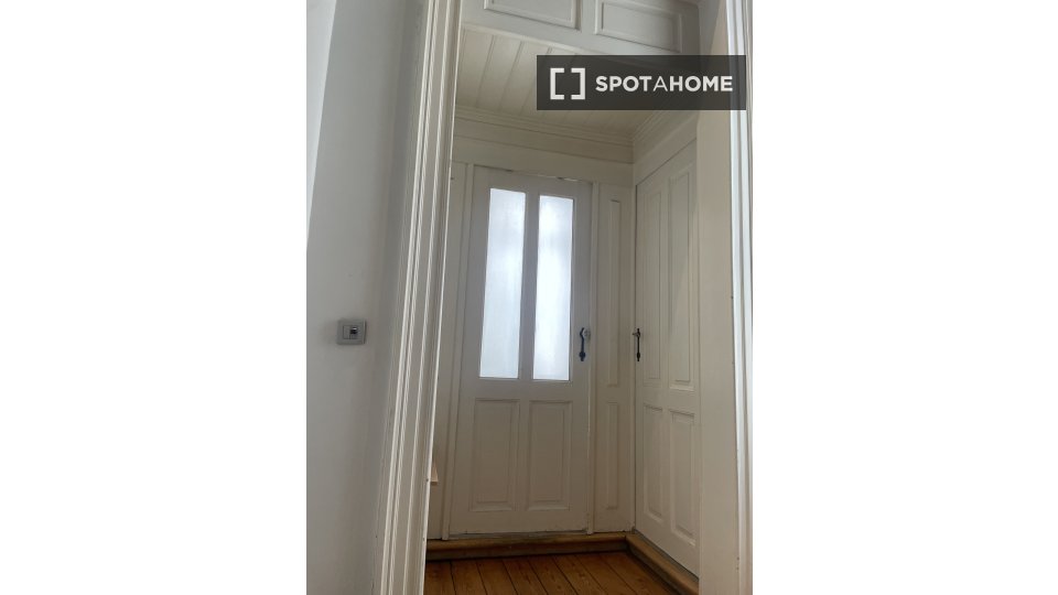 Double room Brussels, 2 beds — photo 11