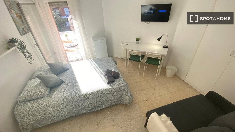 Double room Madrid, 5 beds — photo 3