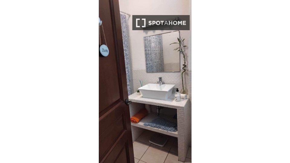 Double room Cadiz, 3 beds — photo 3
