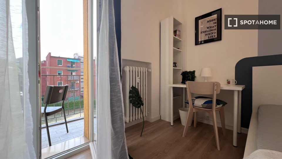 Double room Bologna, 3 beds — photo 19