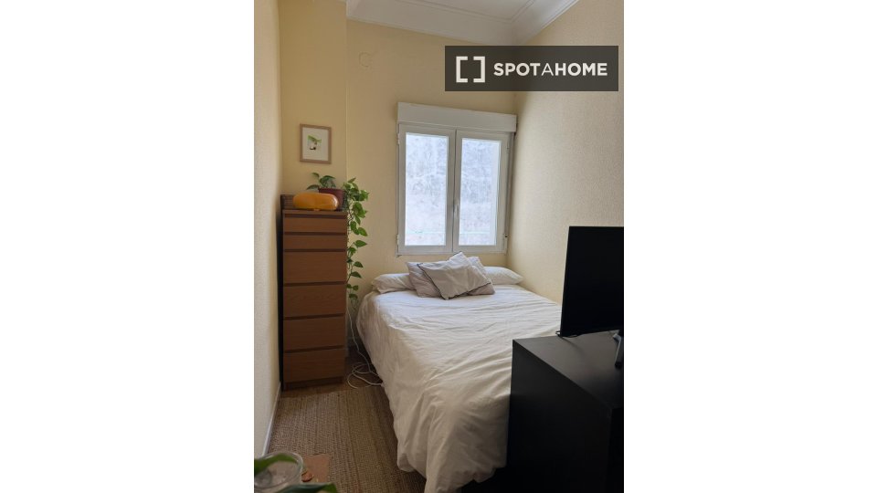 Double room Madrid, 4 beds, 150m² — photo 9