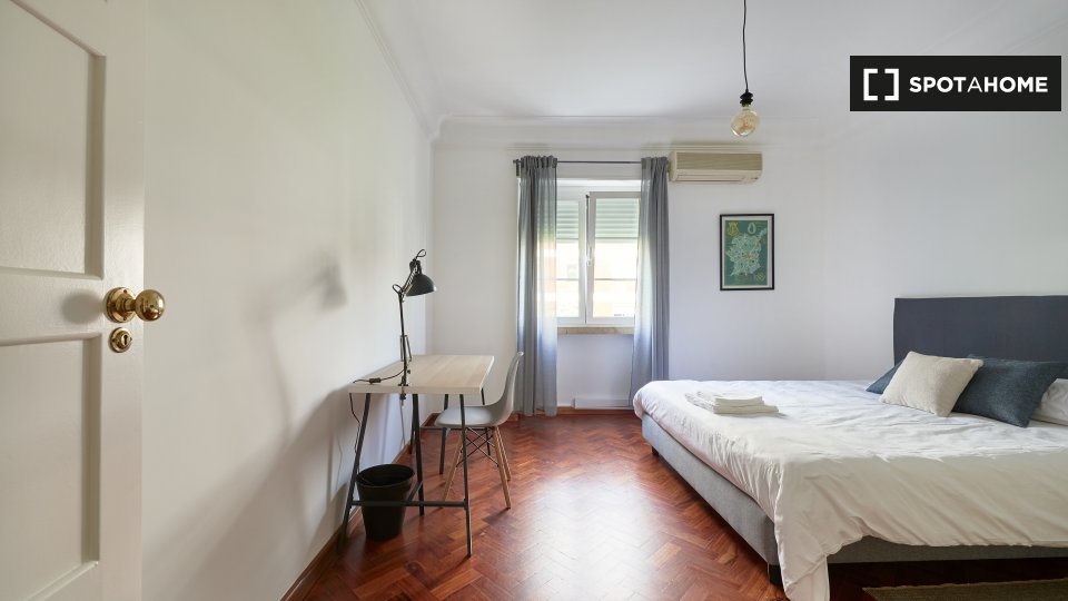 Double room Lisbon, 7 beds, 200m² — photo 2