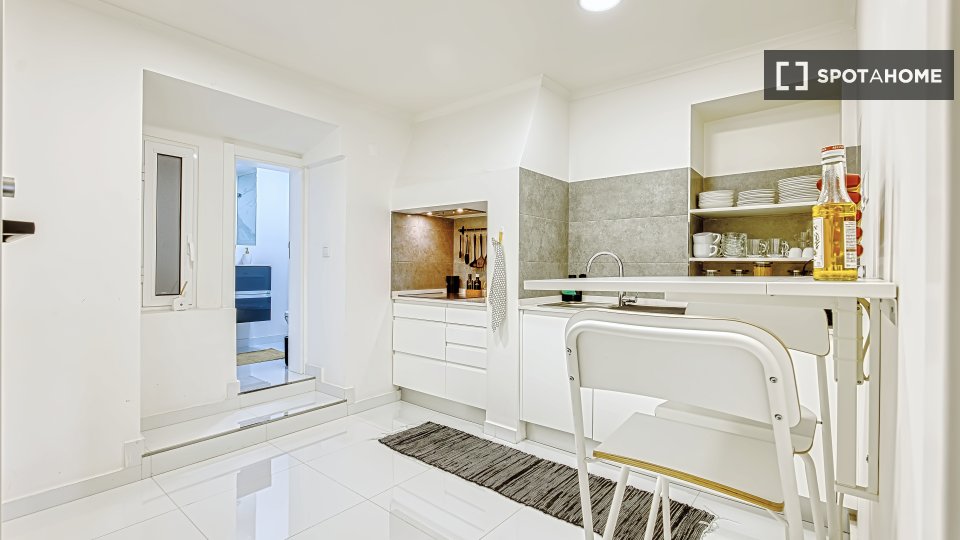 Apartment Lisbon, 1 bed, 70m² — photo 9