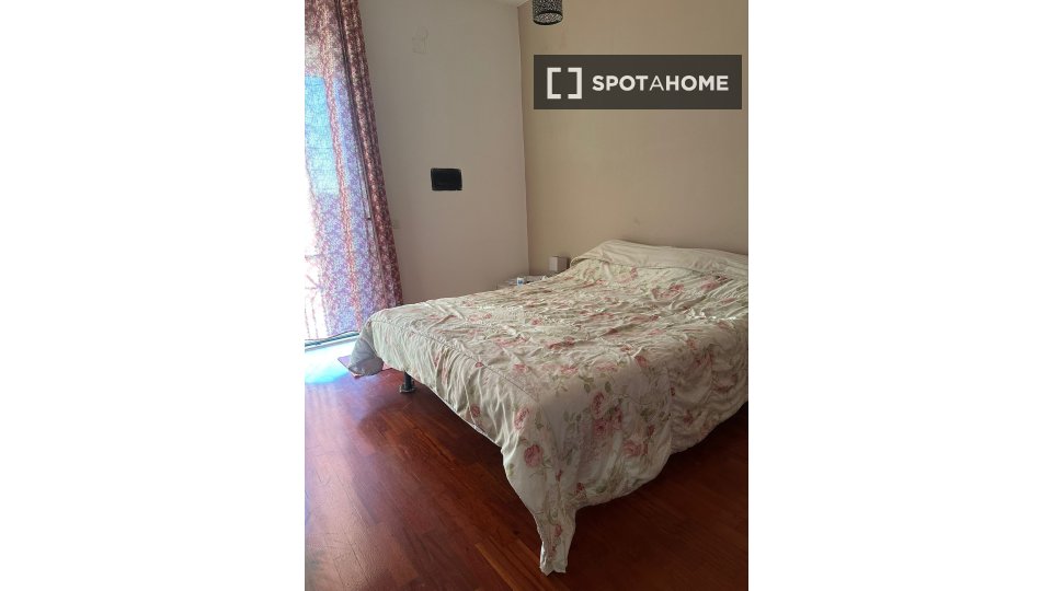 Appartamento con 1 camera da letto in affitto a Chiaiano, Napoli - in Naples
