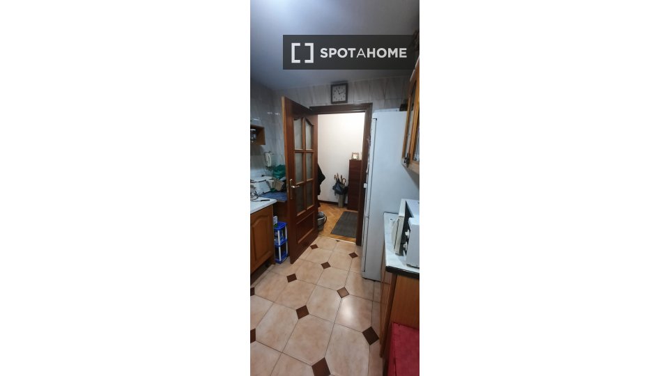 Double room Madrid, 3 beds — photo 18