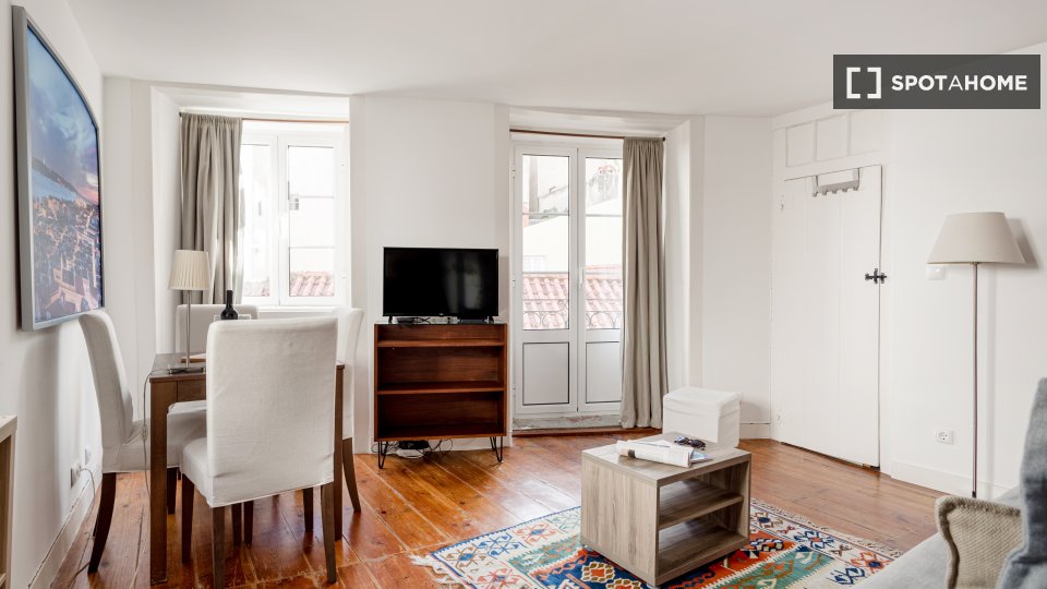 Apartment Lisbon, 1 bed — photo 13
