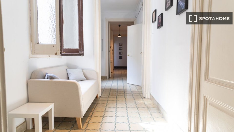 Double room Barcelona, 9 beds, 210m² — photo 12