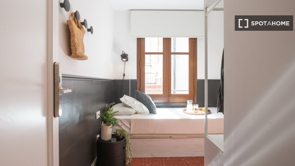Double room Barcelona, 16 beds, 380m² — photo 18