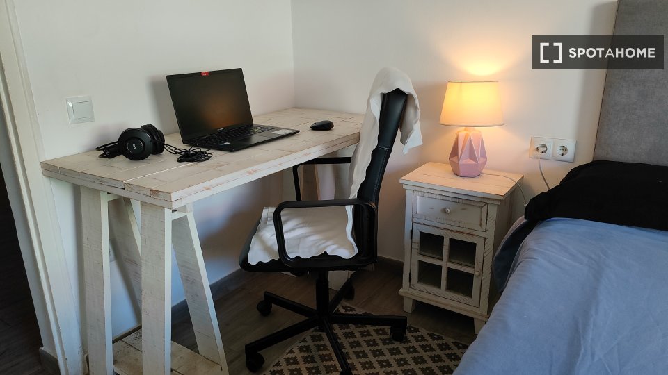 Habitación en piso compartido en alquiler, El Carmel, Barcelona