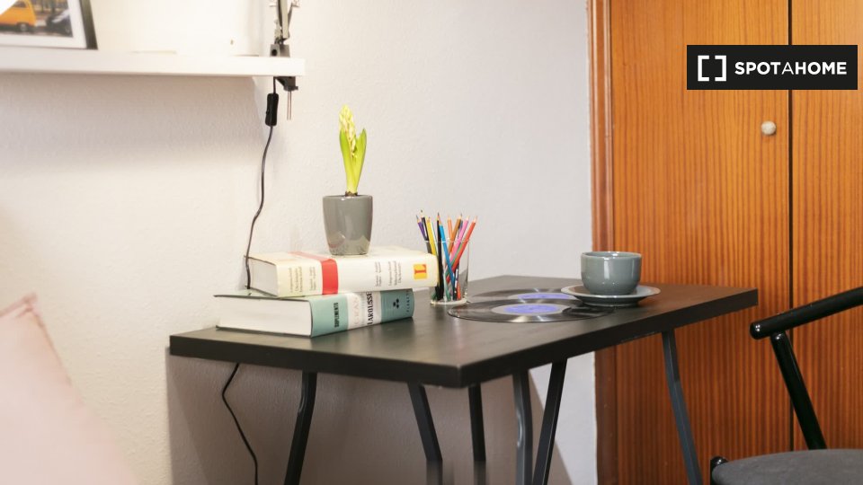 Double room Valencia, 5 beds, 110m² — photo 2