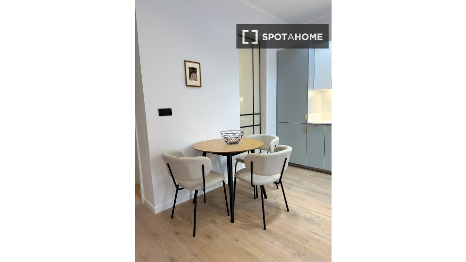 Apartment Lisbon, 2 beds, 70m² — photo 11