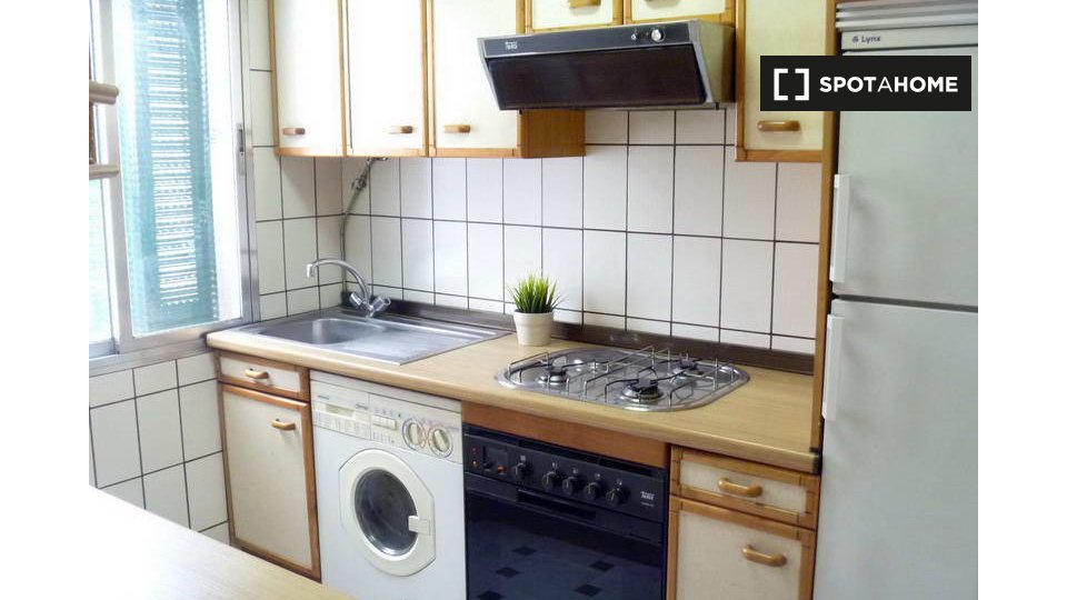 Double room Madrid, 3 beds — photo 5
