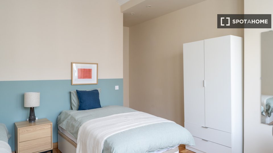 Double room Madrid, 5 beds — photo 2