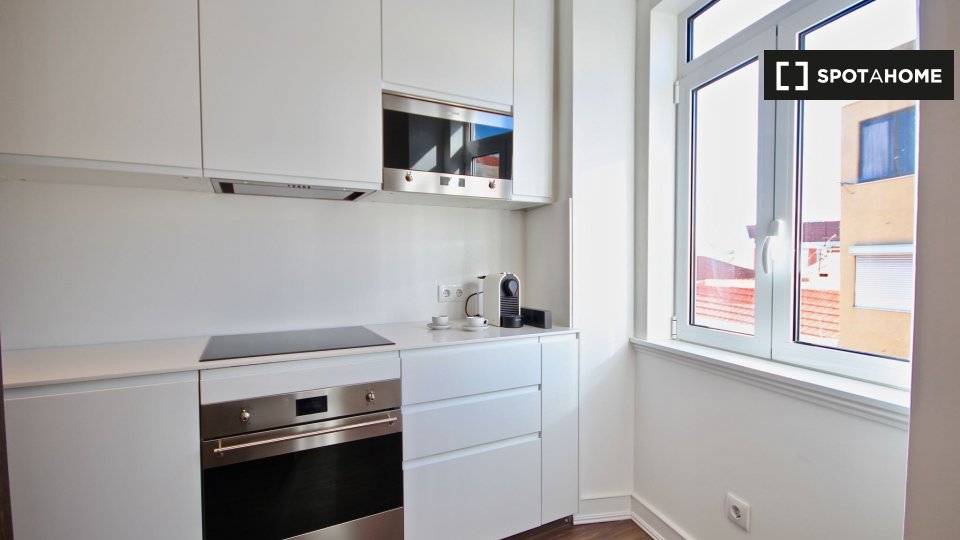 Apartment Lisbon, 3 beds — photo 19