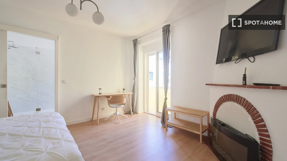 Double room Lisbon, 6 beds — photo 1