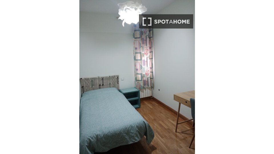 Double room Madrid, 4 beds, 100m² — photo 10