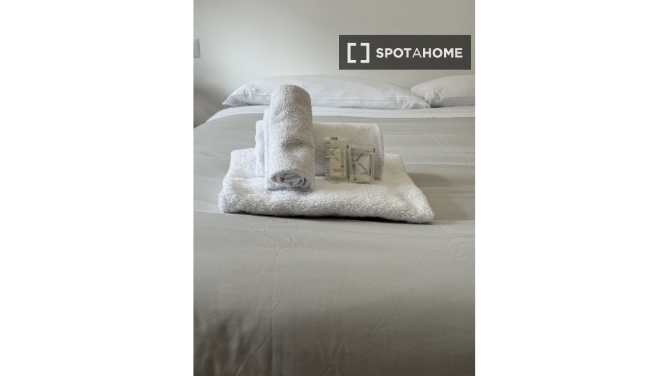 Double room Rome, 3 beds, 90m² — photo 13