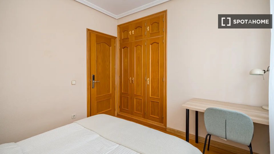 Double room Madrid, 10 beds — photo 5
