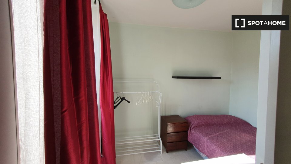 Double room Madrid, 2 beds — photo 5