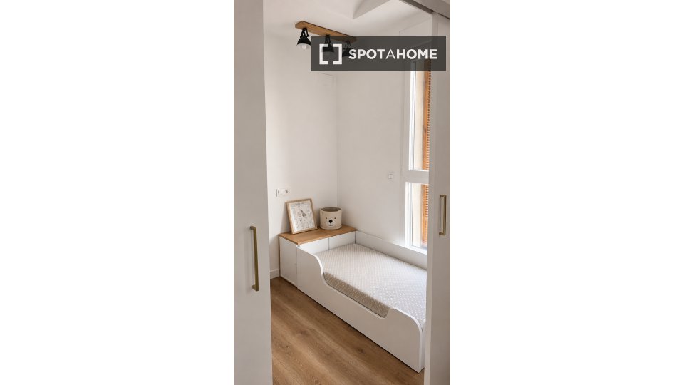 Apartment Valencia, 2 beds, 94m² — photo 15